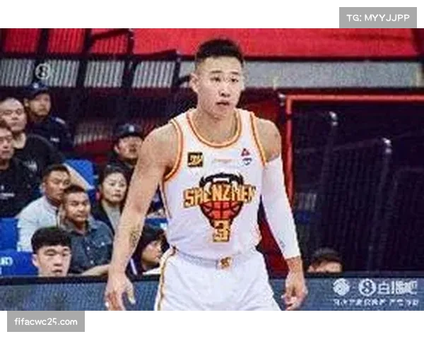 深圳队贺希宁场均37.6分钟出场 成球队攻防两端绝对支柱